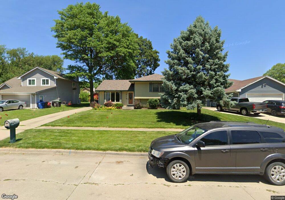 1924 E Rose Ave, Des Moines, IA 50320 - photo 1