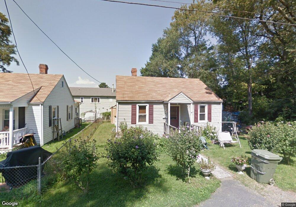 211 N Winchester Ave, Waynesboro, VA 22980 - photo 1