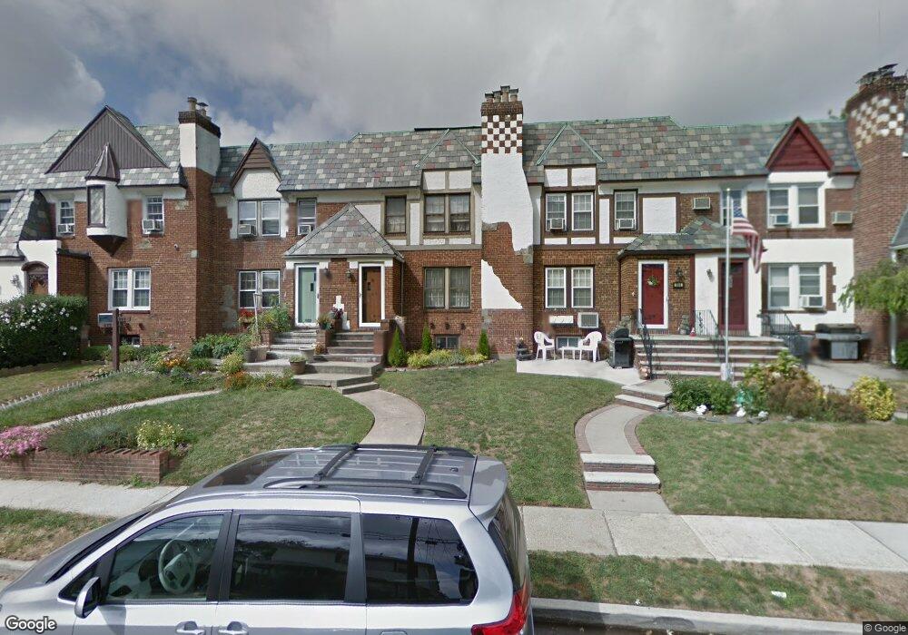 366 Cochran Place, Valley Stream, NY 11581 - photo 1