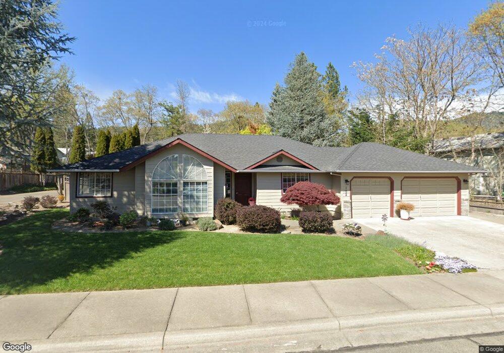 102 NW Sinclair Dr, Grants Pass, OR 97526 - photo 1