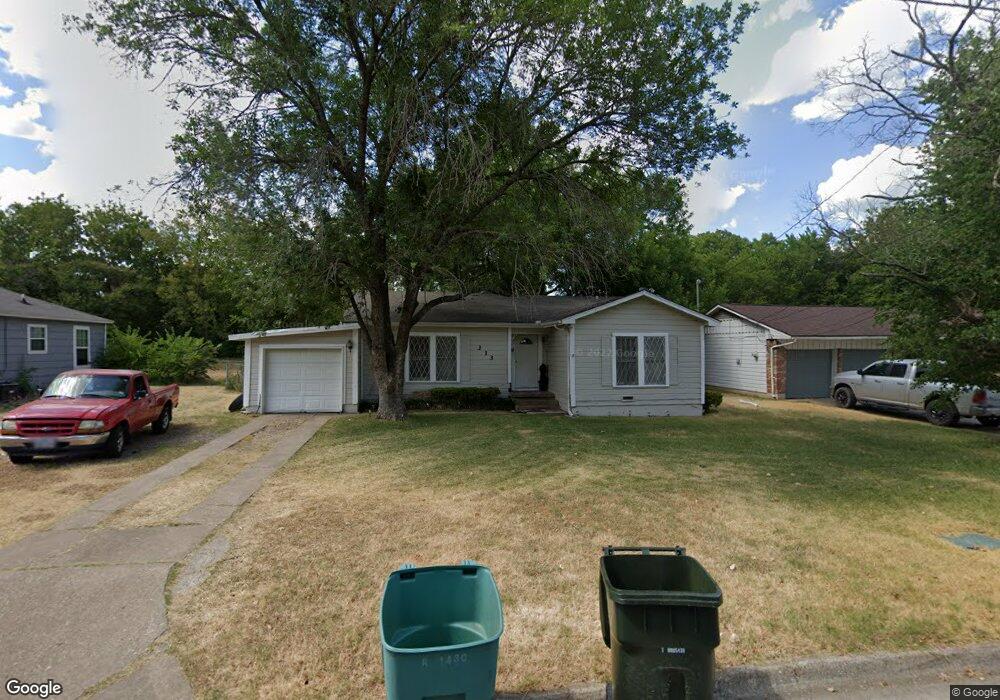 313 W Dexter St, Sherman, TX 75092 - photo 1