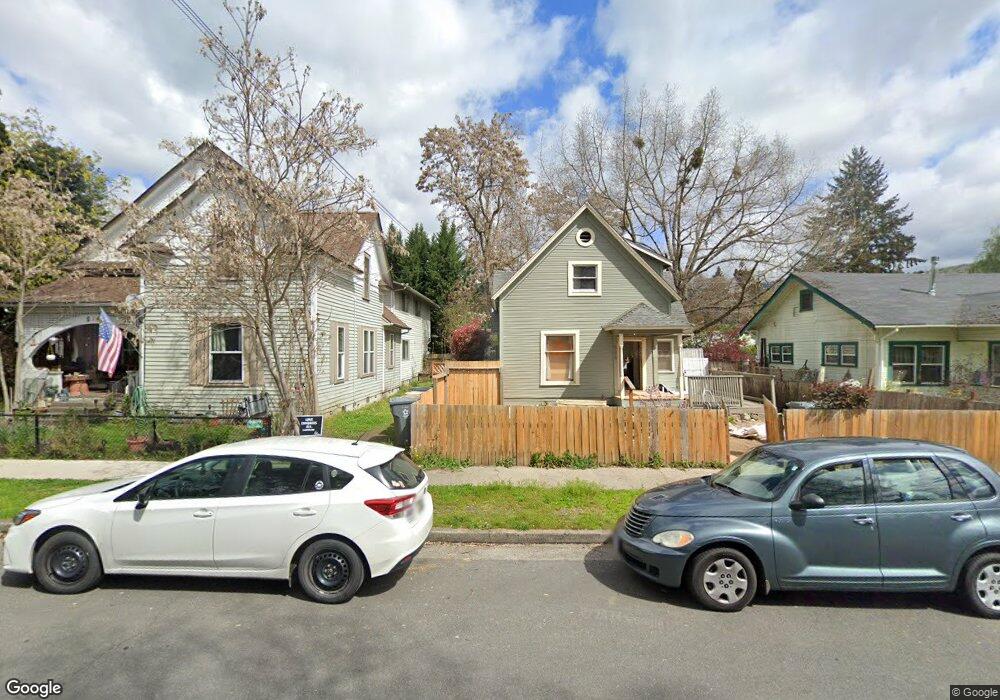 508 NW C St, Grants Pass, OR 97526 - photo 1