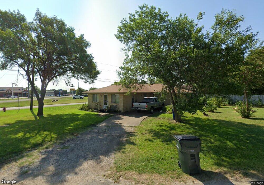925 N 7th St, Sanger, TX 76266 - photo 1