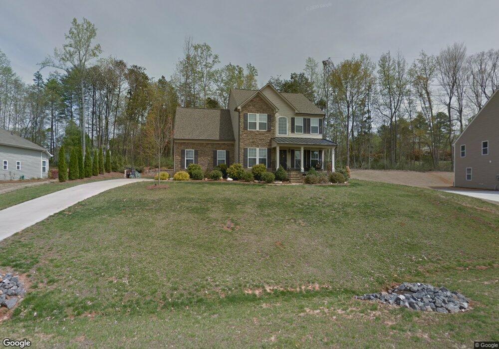 748 Virginia Pine Ln, Clover, SC 29710 - photo 1