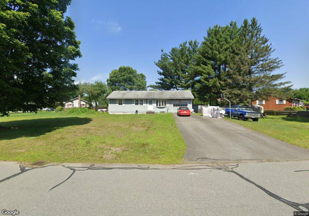 31 Plantation Cir, Greenfield, MA 01301 - photo 1