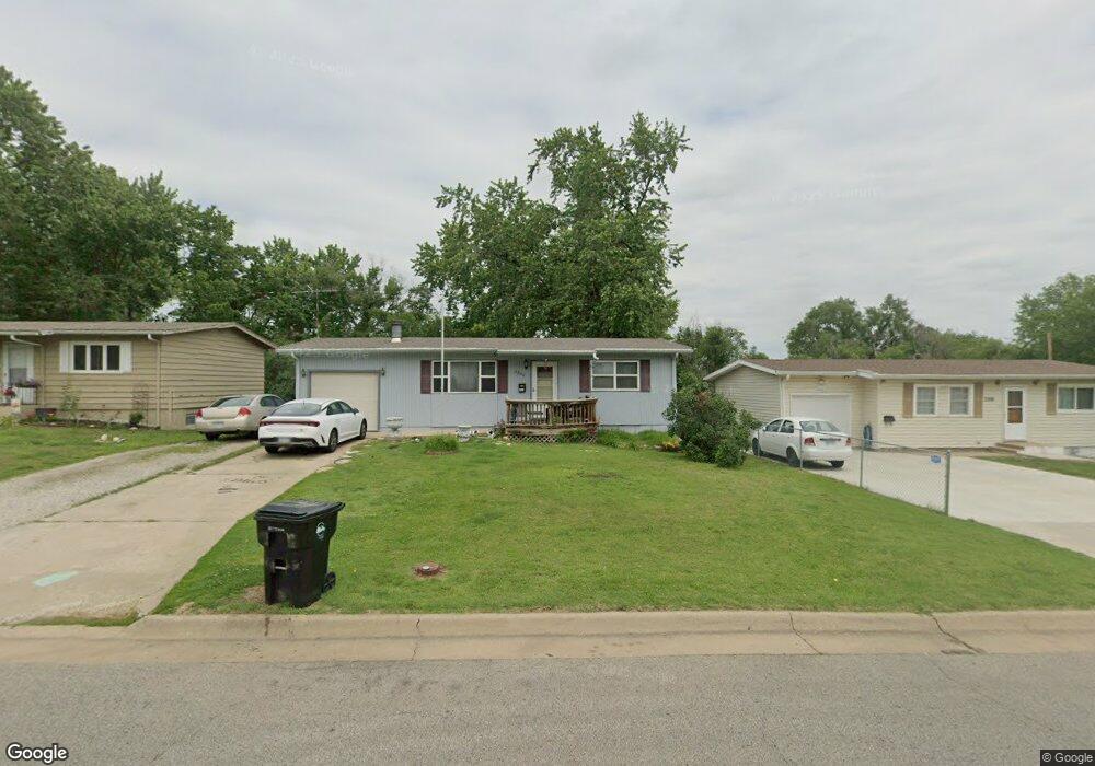 3306 SW Twilight Dr, Topeka, KS 66614 - photo 1