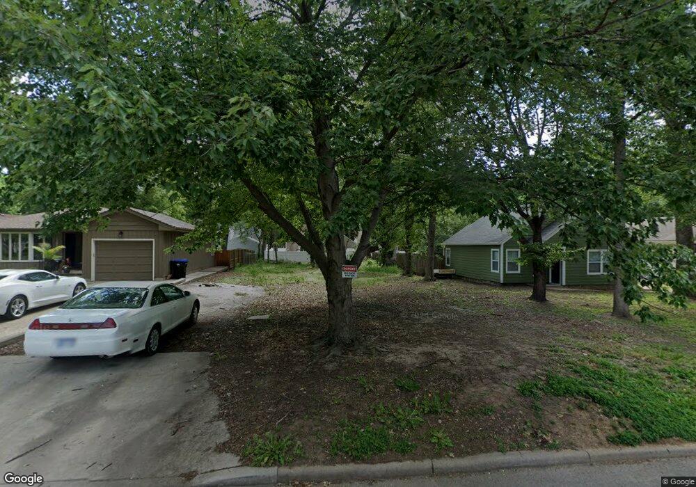1806 SW Randolph Ave, Topeka, KS 66604 - photo 1