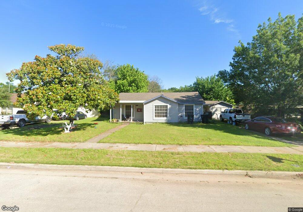912 Poindexter Ave, Cleburne, TX 76033 - photo 1