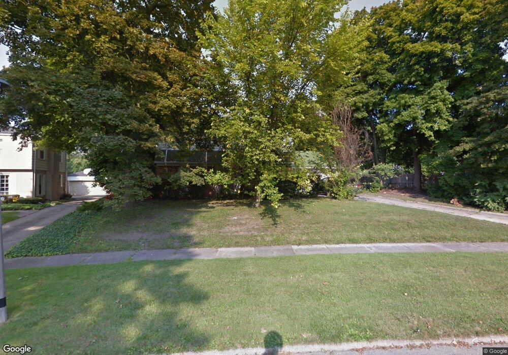 2038 Crooked Ln, Flint, MI 48503 - photo 1