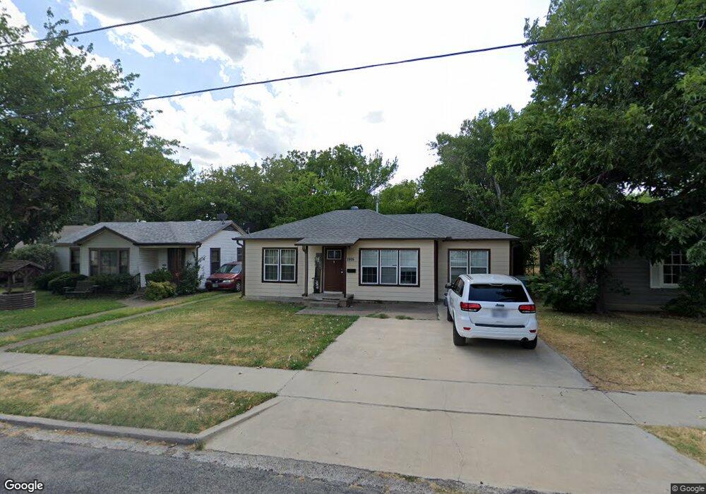 1916 N Alexander St, Sherman, TX 75092 - photo 1