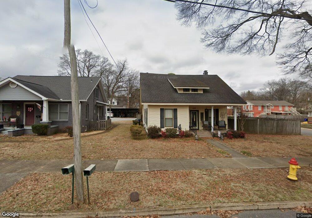 627 E Tombigbee St, Florence, AL 35630 - photo 1