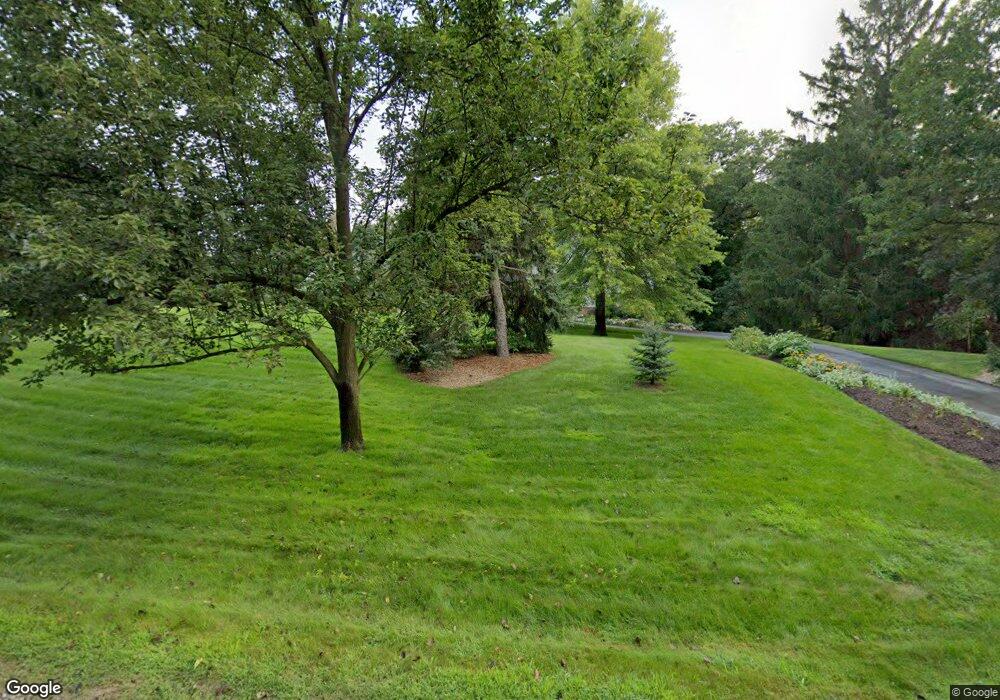 125 Canterbury Rd, Bloomfield Hills, MI 48304 - photo 1