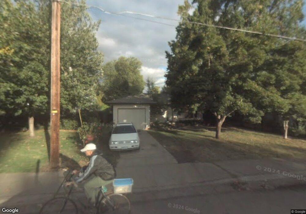 443 NE Baker Dr, Grants Pass, OR 97526 - photo 1