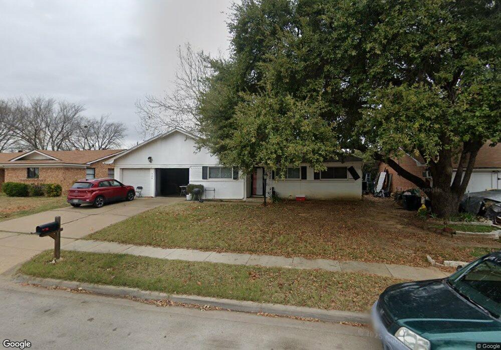 748 Oakwood Ave, Hurst, TX 76053 - photo 1