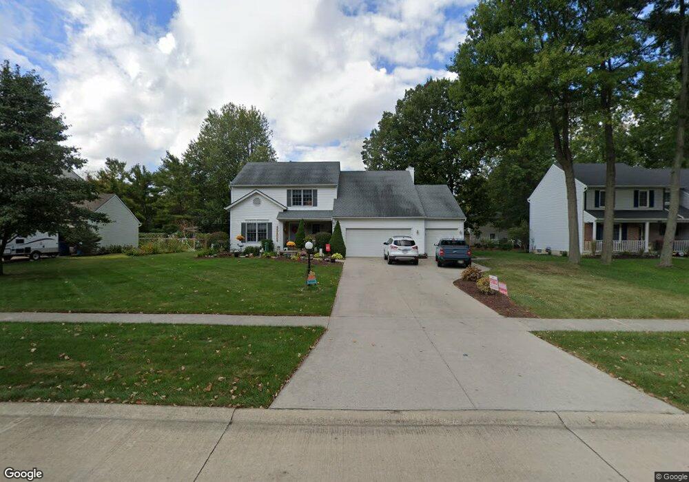 850 Hollyview Dr, Sheffield Lake, OH 44054 - photo 1