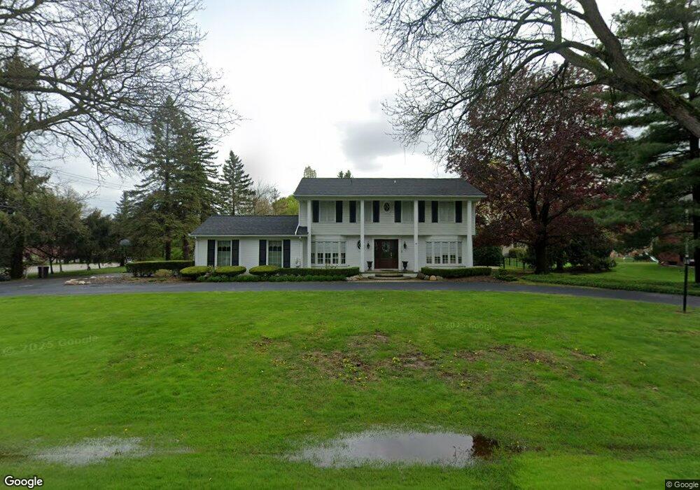 1080 Top View Rd, Bloomfield Hills, MI 48304 - photo 1