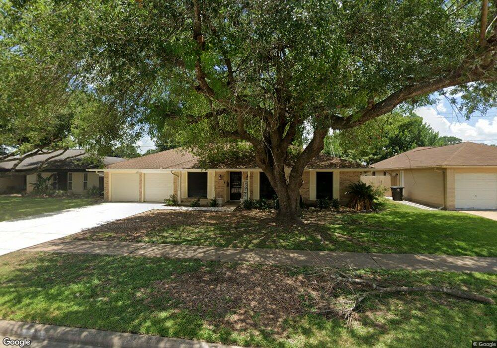 8223 Gulfwood Ln, Houston, TX 77075 - photo 1