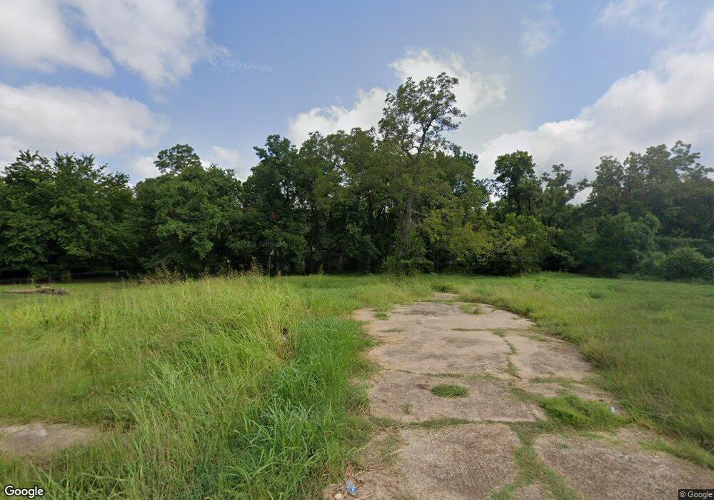 205 E Rosewood St, Hugo, OK 74743 - photo 1