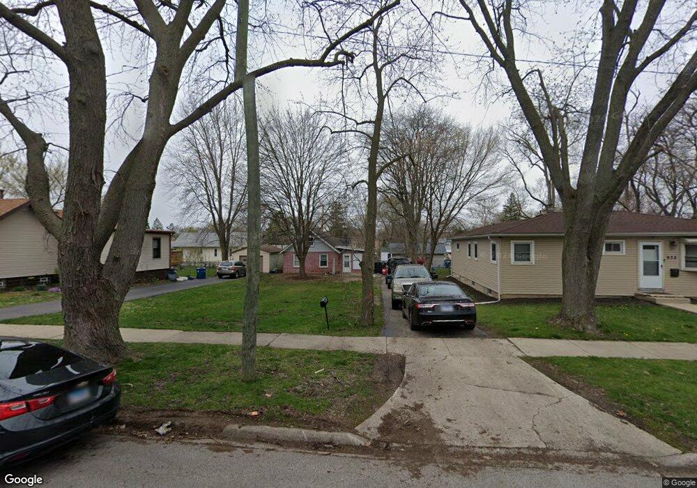 939 Charles St, Aurora, IL 60506 - photo 1