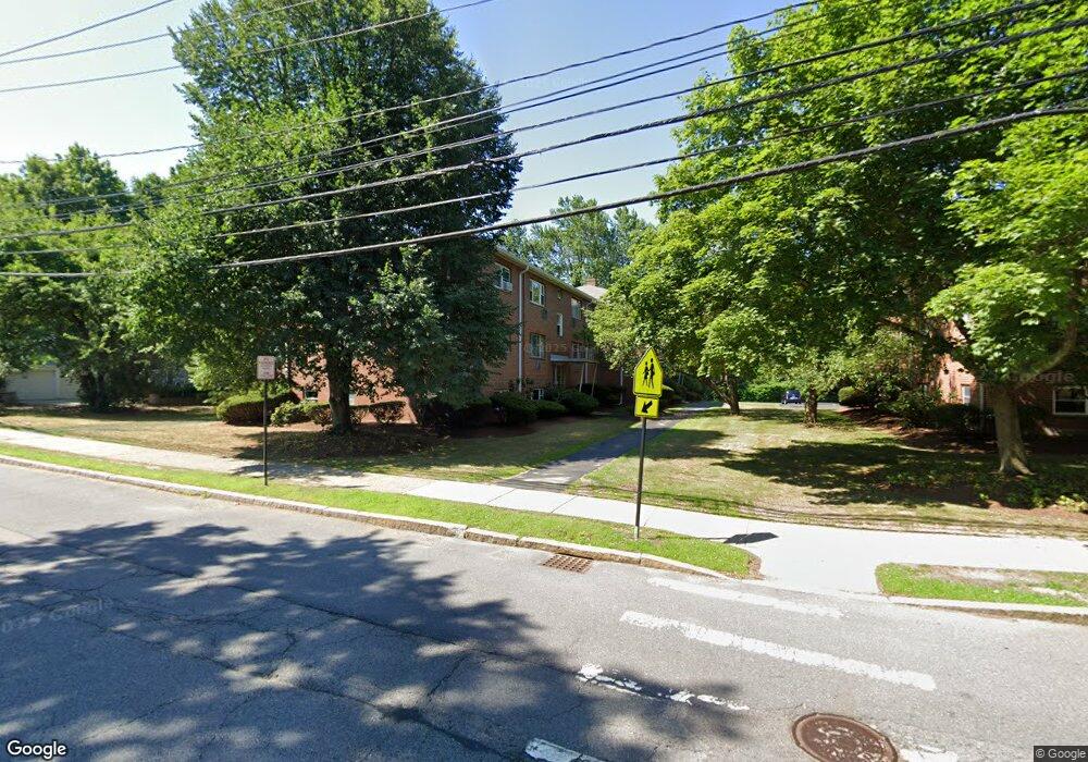 89-5 Walnut St unit 5     89, Newton, MA 02160 - photo 1