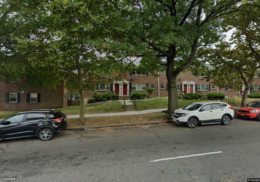 6946 Kissena Blvd unit 139B, Flushing, NY 11367 - photo 1