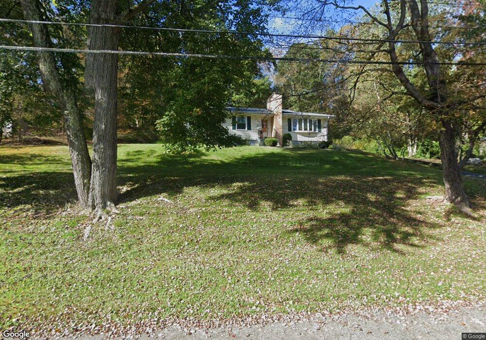 2905 Fox Hall St, Mohegan Lake, NY 10547 - photo 1