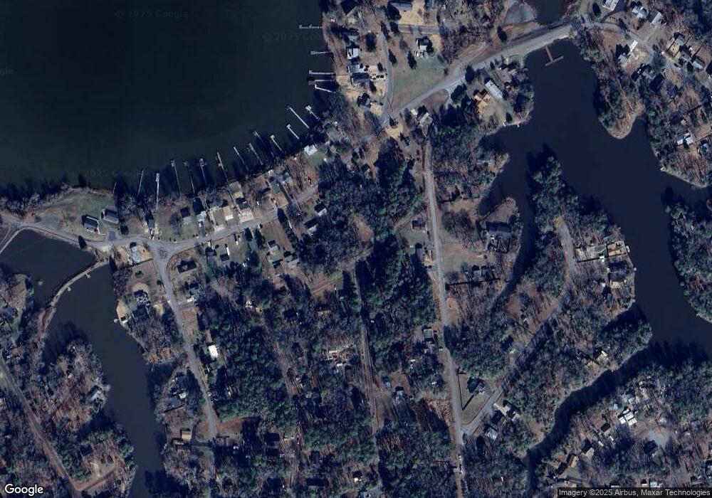 39 Shorewood Dr, Colonial Beach, VA 22443 - photo 1