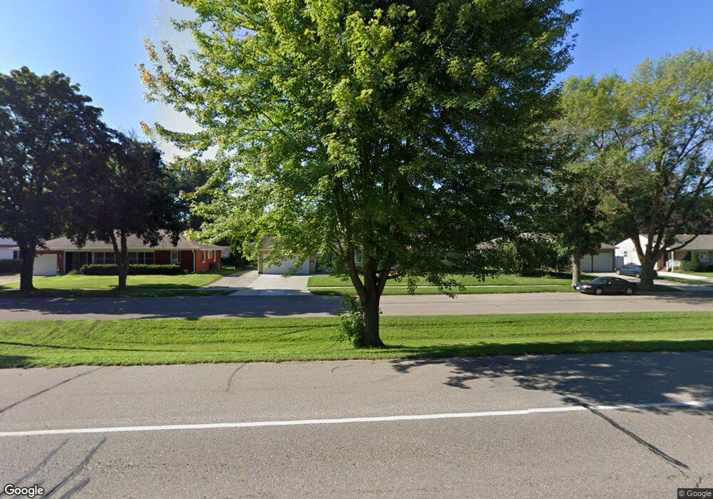 1811 W Oakland Ave, Austin, MN 55912 - photo 1