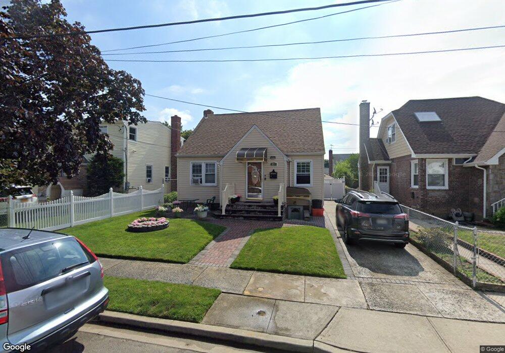 28 Clinton St, Elmont, NY 11003 - photo 1