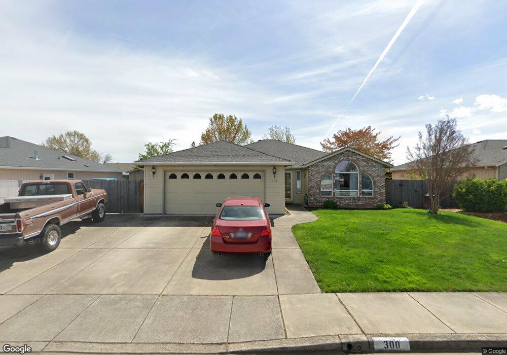 300 Willow Bend Way, Central Point, OR 97502 - photo 1