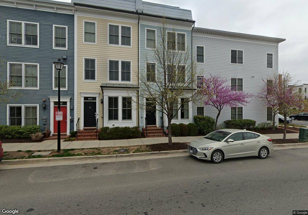 907 Montgomery St, Alexandria, VA 22314 - photo 1
