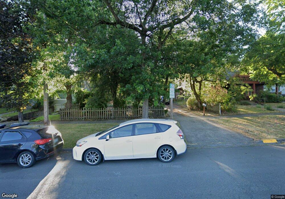 1639 Walnut St, Eugene, OR 97403 - photo 1