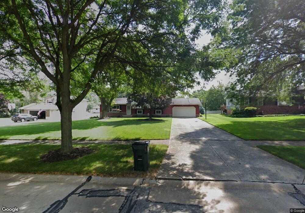 12529 Saturn Dr, North Royalton, OH 44133 - photo 1