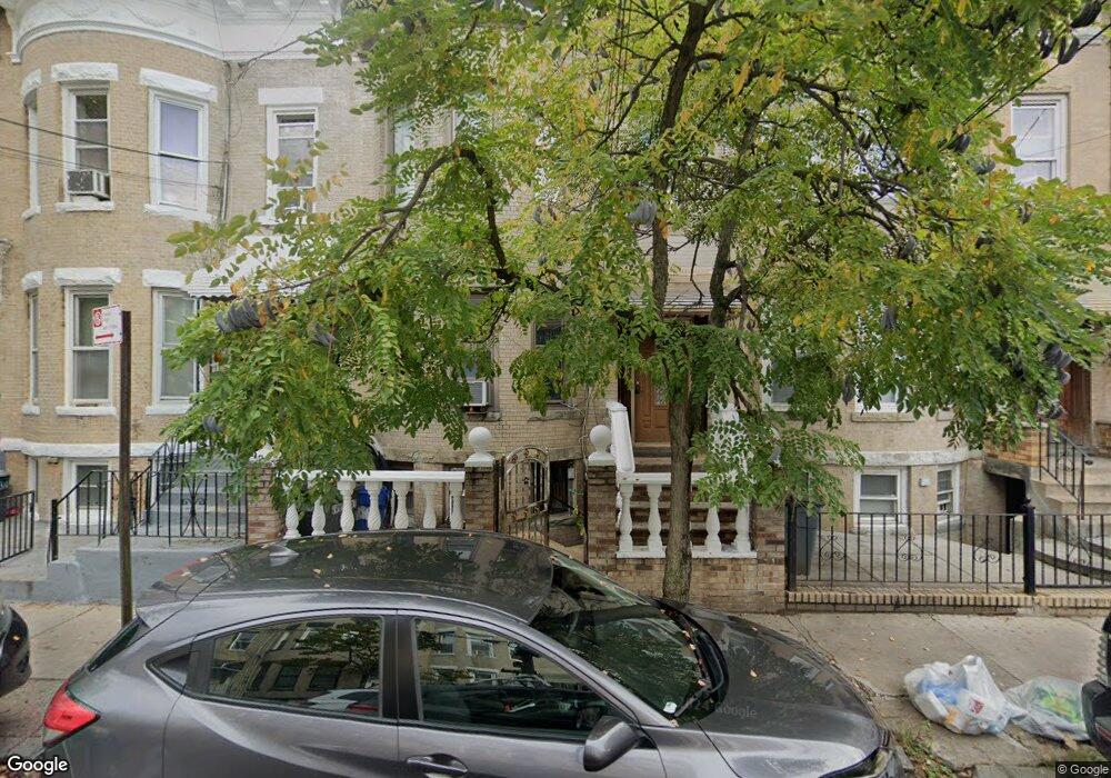 207 Lincoln Ave, Brooklyn, NY 11208 - photo 1