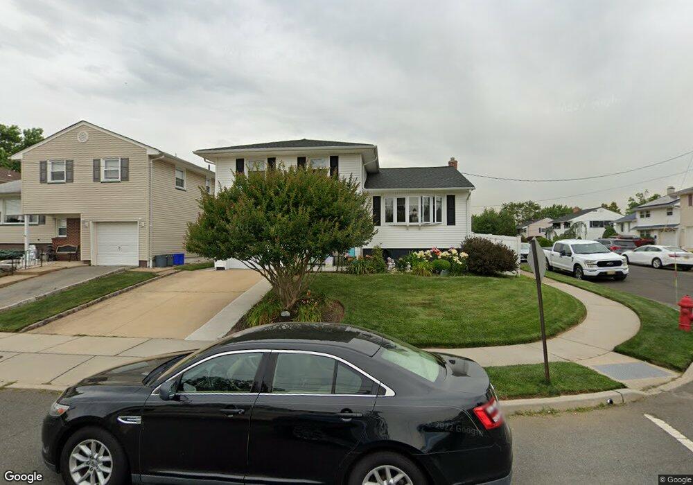 2 Sumutka Ct, Carteret, NJ 07008 - photo 1