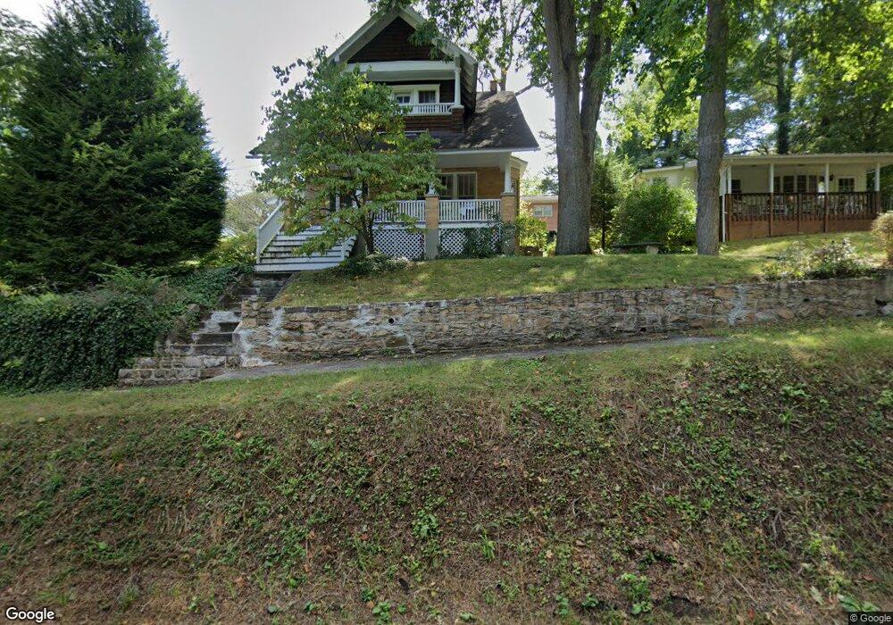 302 S Mercer St, Berkeley Springs, WV 25411 - photo 1