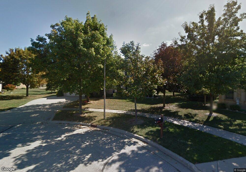 689 Andrew Dr, Frankenmuth, MI 48734 - photo 1