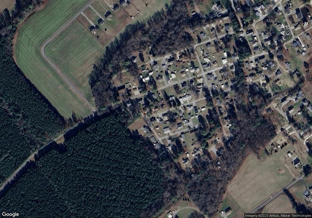 127 Waterview Dr, Dunnsville, VA 22454 - photo 1