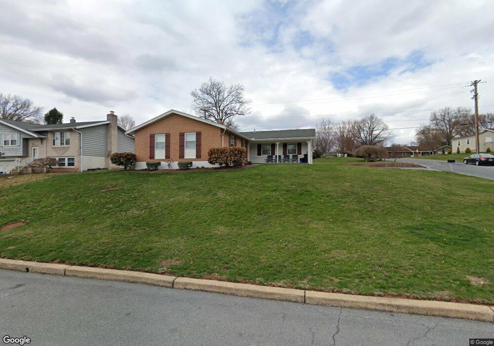 151 Castleton Dr, Reading, PA 19607 - photo 1