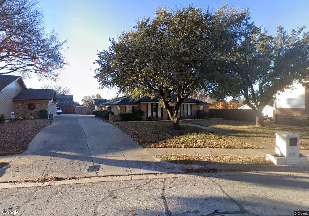 1100 Clear View Dr, Bedford, TX 76021 - photo 1