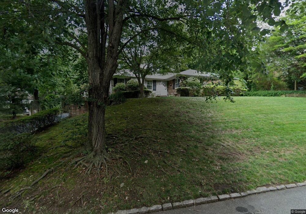 31 Orchard Farm Rd, Port Washington, NY 11050 - photo 1