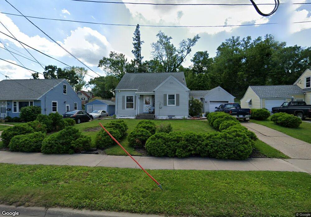 720 13th St NW, Cedar Rapids, IA 52405 - photo 1