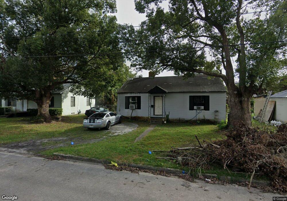 2090 Blain St, Brunswick, GA 31520 - photo 1