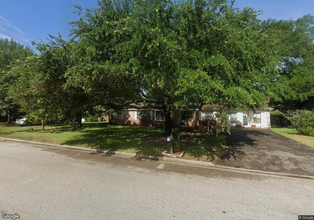 404 Baker Dr, Tomball, TX 77375 - photo 1