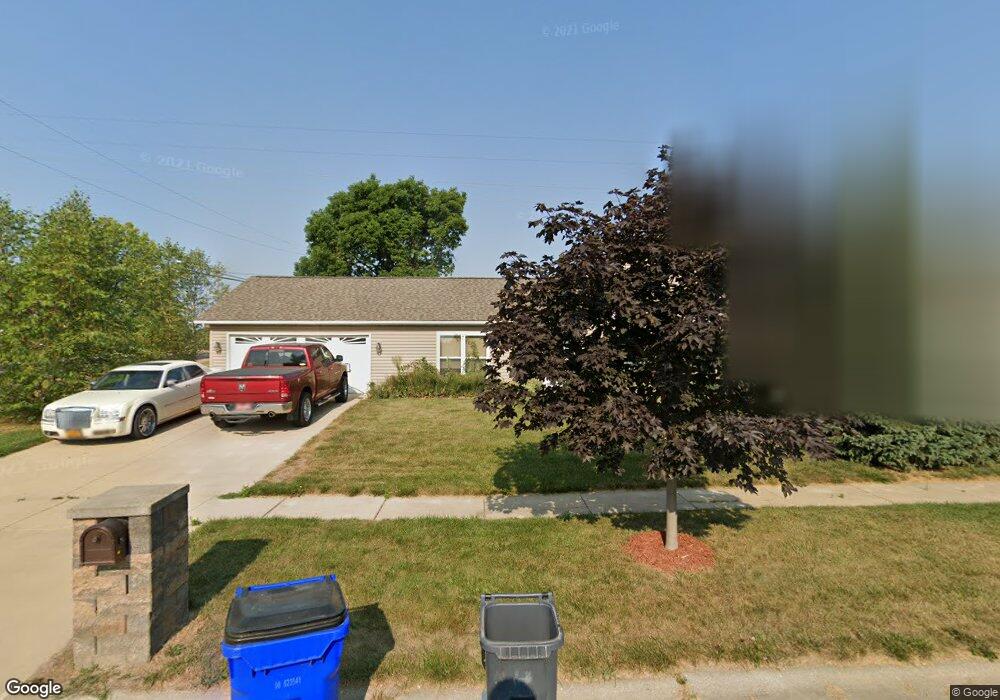 602 Jonadel Ln NW, Cedar Rapids, IA 52405 - photo 1