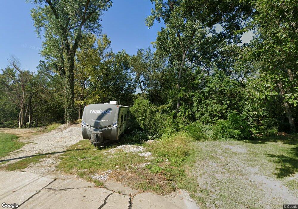 Lot 33 W 11th St, Davenport, IA 52804 - photo 1