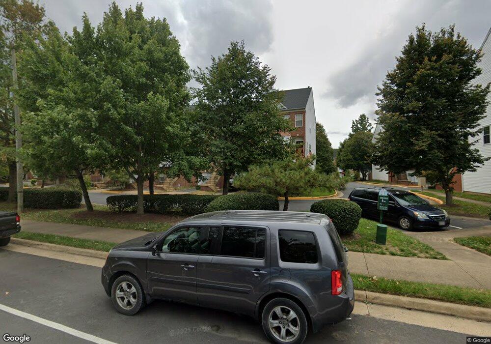 13325 Zachary Taylor Cir, Herndon, VA 20171 - photo 1