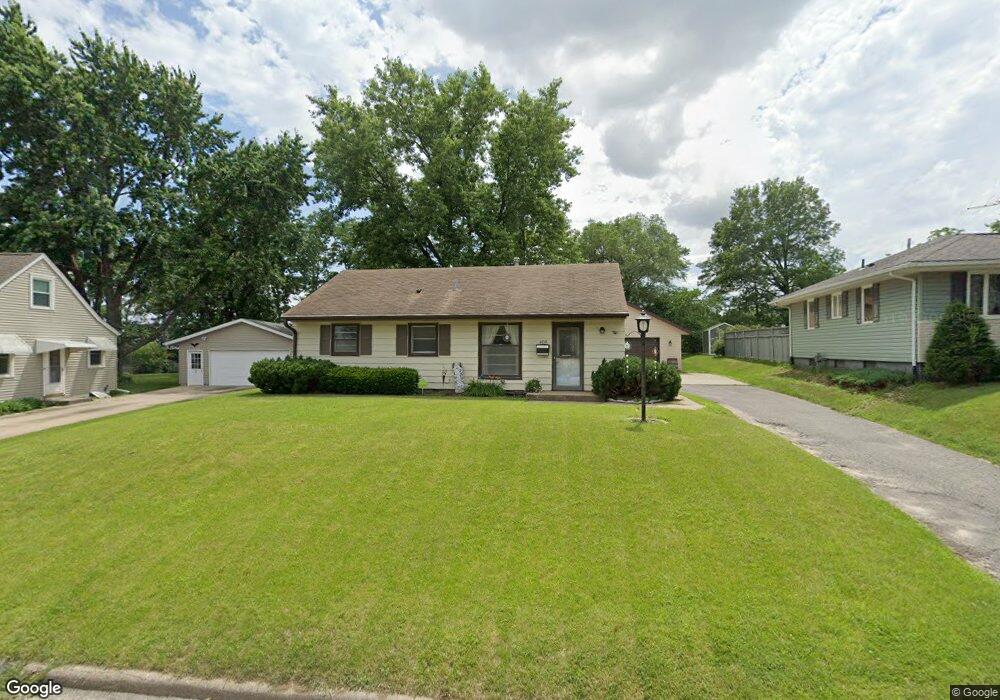 2216 Chandler St SW, Cedar Rapids, IA 52404 - photo 1