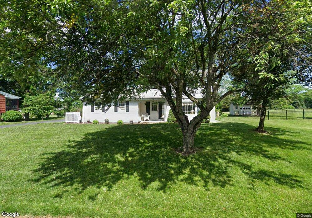 5989 Club House Ln, Allentown, PA 18106 - photo 1