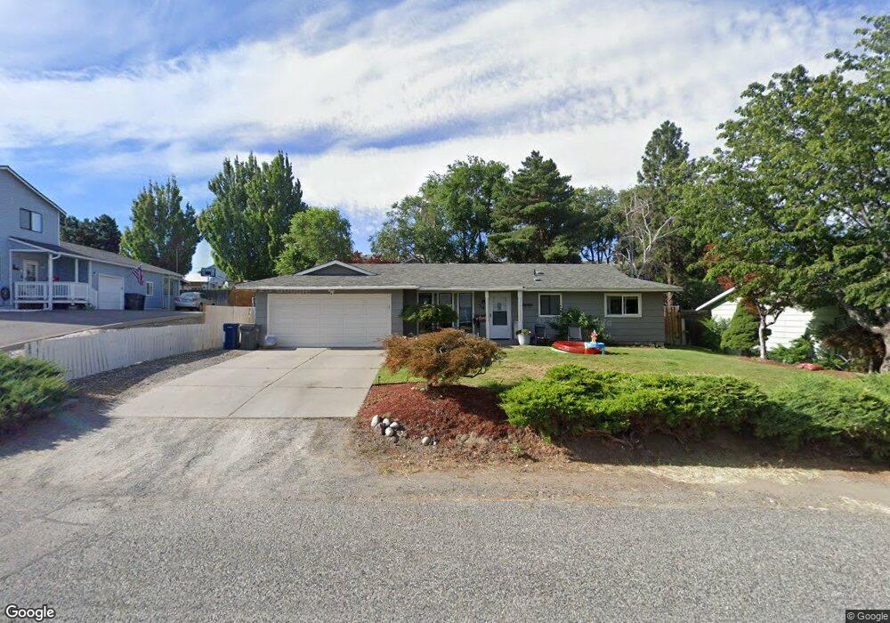 704 Degage St, East Wenatchee, WA 98802 - photo 1